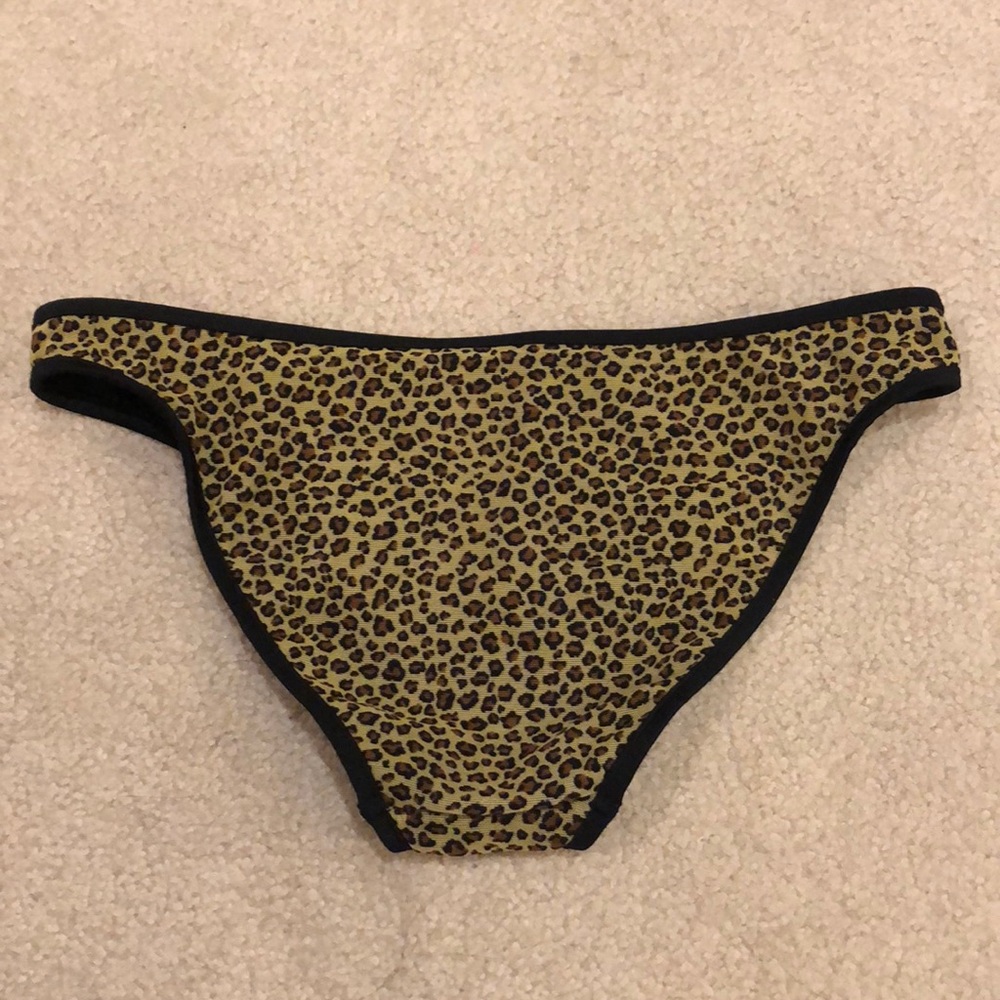 Leopard Print Bikini - Picture 4 of 6